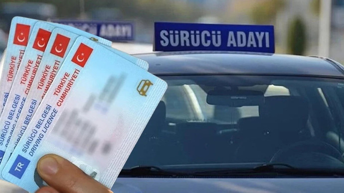 11 yıldır ehliyet sınavına giren bir kişi, 24. denemesinde yazılı sınavı geçebildi. Siz ehliyetinizi kaç seferde aldınız?