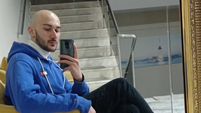 Aşk acısı da neymiş, siz hiç 21 yaşında kel kaldınız mı?