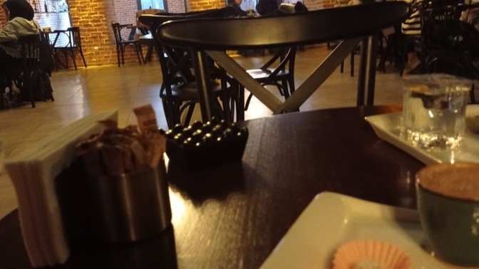 Hoşlandığım çocuk hikayesinde bu fotoğrafı paylaştı, sizce sevgili mi yapmış? Yandaki kişi sevgilisi midir?