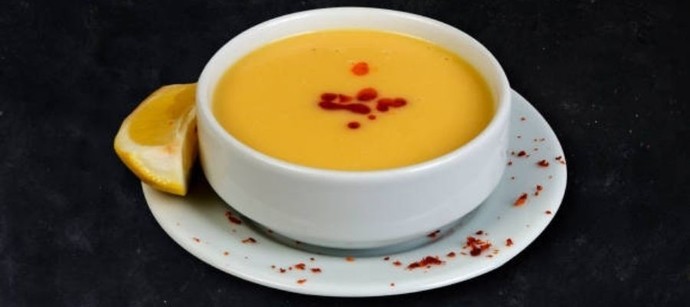 Öğlen yemeğinde mercimek çorbasının yanınana ne yakışır sizce?