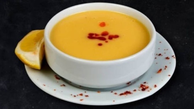 Öğlen yemeğinde mercimek çorbasının yanınana ne yakışır sizce?