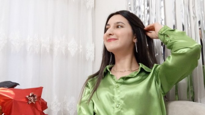 Saten gömlek nasıl kombinlenir?