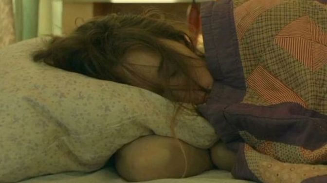 Gece kapın açık mı uyursun yoksa kapalı mı?