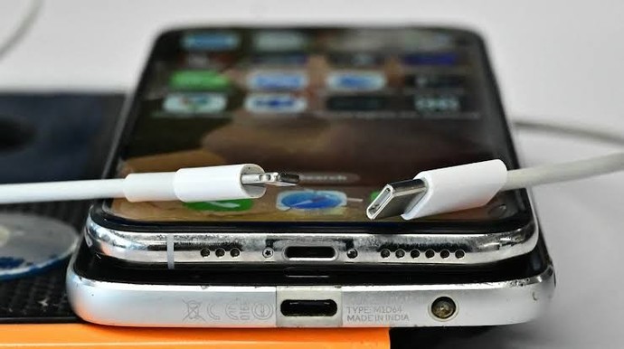 Apple iPhone 15 serisinde Type-C şarj girişine geçmesi hakkında ne düşünüyorsunuz?