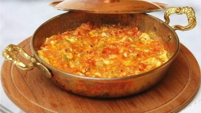 Kahvaltıda menemen mi yoksa sahanda yumurta mı?