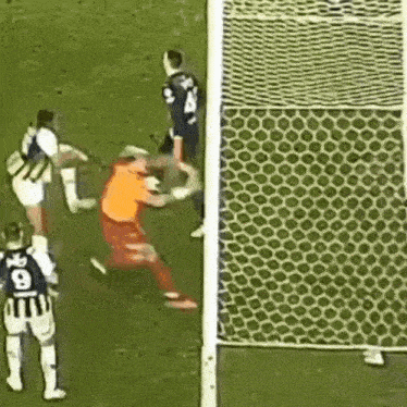 Sizce kim şampiyon olacak, Galatasaray mı yoksa Fenerbahçe mi?
