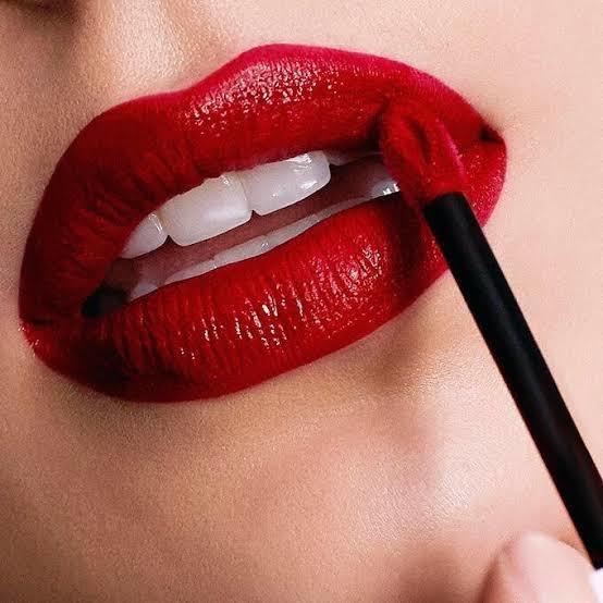 Kadınlarda ruj rengi tercihi konusunda hangi tonların daha çarpıcı ...