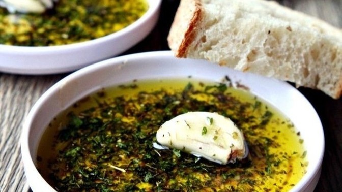 Baharatlı zeytinyağına ekmek banmayı sever misiniz?