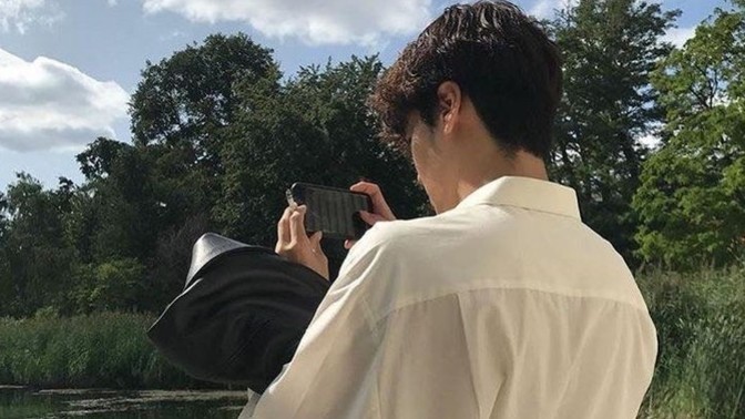 Gördüğün her şeyin fotoğrafını çeker misin?