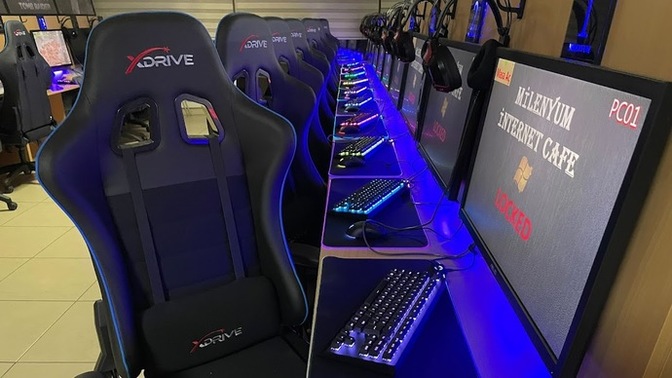 Türkiye'de 2023 yılında 1.200 internet cafe kapanmış. Hiç internet cafeye gittiniz mi?