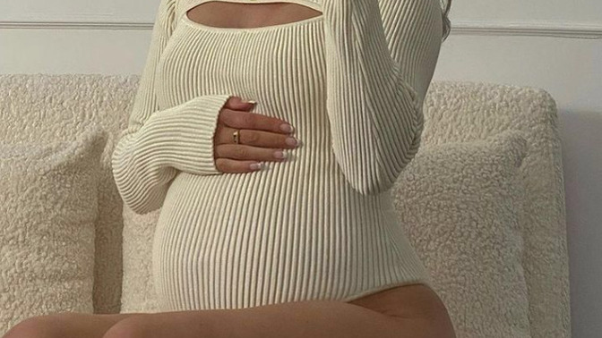 Eşiniz hamileyken daha arzulu olsa, sürekli sevişmek istese ne yapardınız? Nasıl başa çıkardınız?