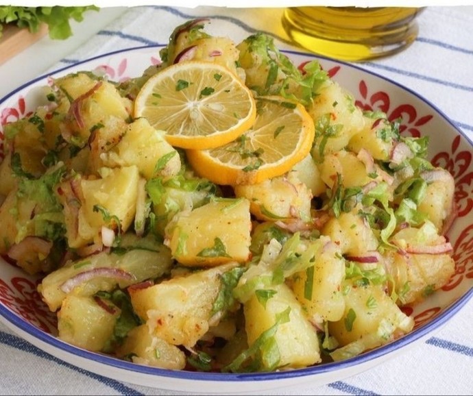 Patates salatası mı yoksa rus salatası mı seversiniz?