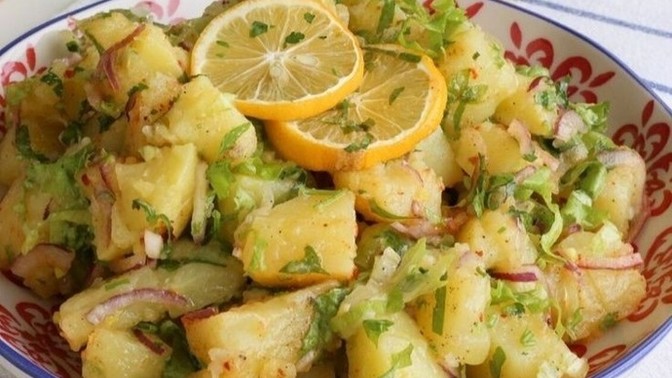 Patates salatası mı yoksa rus salatası mı seversiniz?