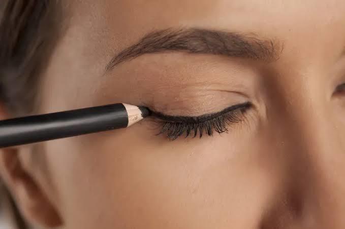 Göz kalemiyle eyeliner çekilir mi?