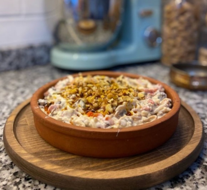 Yoğurtlu erişte salatası sever misiniz?