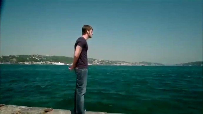 Erkekler şu kadar yakışıklı olmak zor mu? Çok mu şey istiyoruz be?