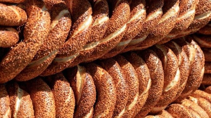 Dünyanın en iyi hamur işi lezzetleri listesinde Türkiye'den "simit" yer aldı. En sevdiğin hamur işi lezzeti hangisi?