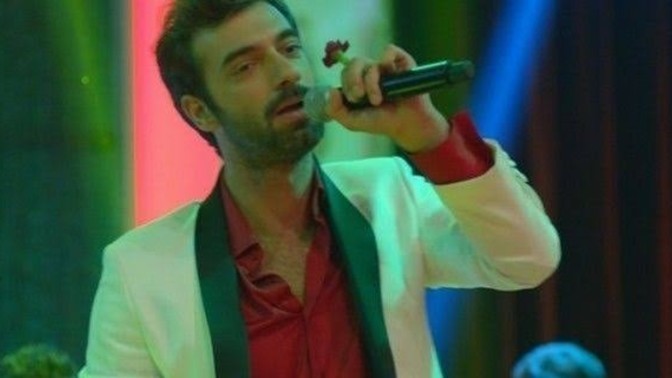 İnsanların karşısında şarkı söylemek zorunda olsanız hangi şarkıyı söylerdiniz?