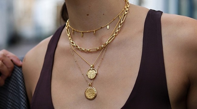Gold takı mı tercih edersiniz gümüş mü?