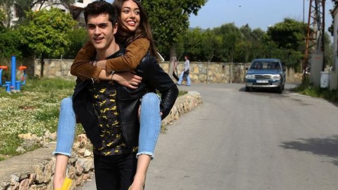 Sevgilim beni abimden kıskanıyor, ne yapmalıyım?