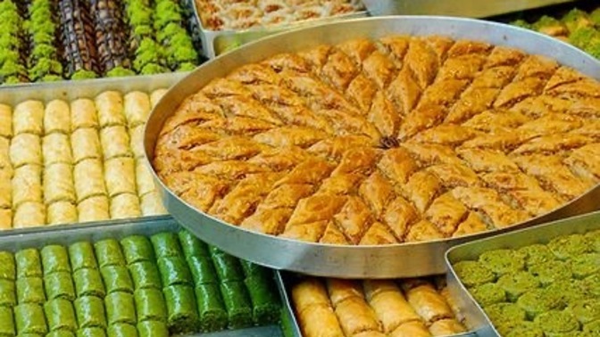 Baklava dediğin cevizli mi yoksa fıstıklı mı olmalı?