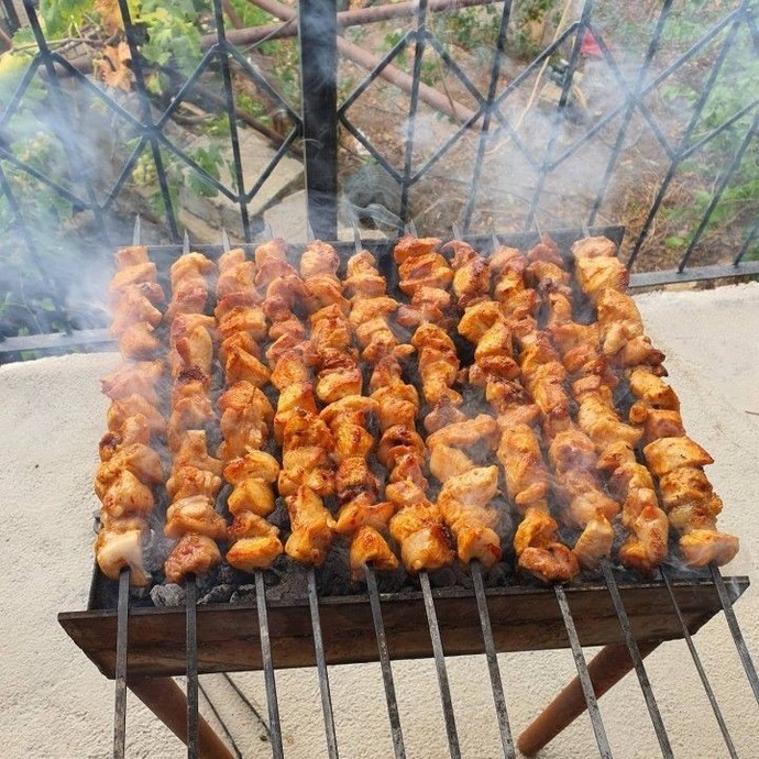 Mangalda tavuk mu yoksa köfte mi?