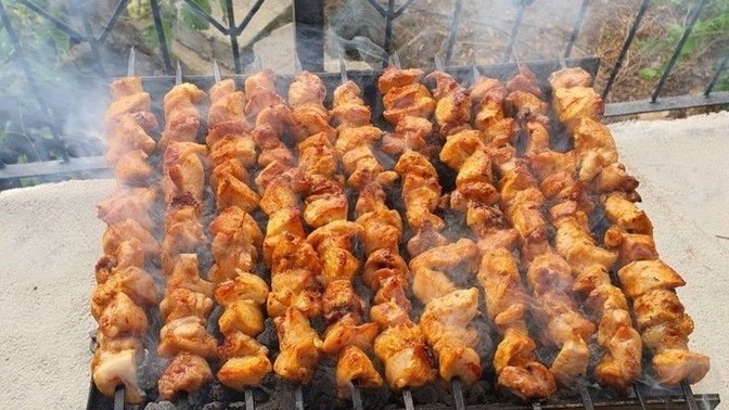 Mangalda tavuk mu yoksa köfte mi?