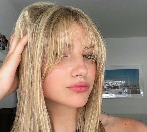 Curtain bangs saç modelini nasıl buluyorsunuz?