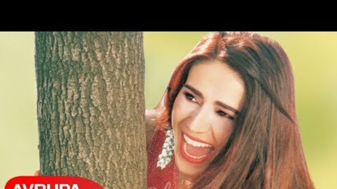 Sanat hayatına girdiği günden beri kendini bozmayan sanatçılara herhangi bir şarkışarıyla örnek verebilir misiniz?