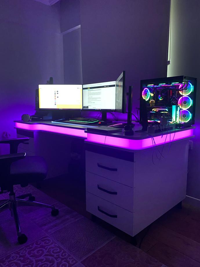 Kızlar masaüstü PC mi yoksa laptop PC mi kullaniyorsunuz özellikleri neler?
