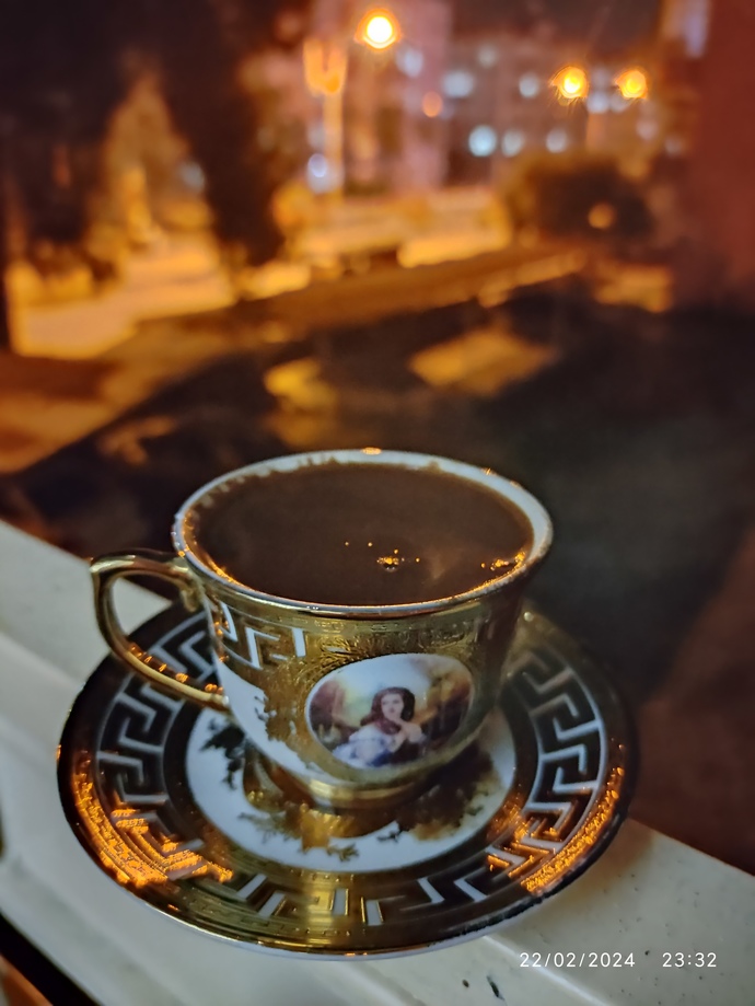 Yoksa yine başbaşa mı kaldık fincandaki apla🙄