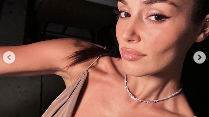 Hande Erçel'in gözleri güzel mi?