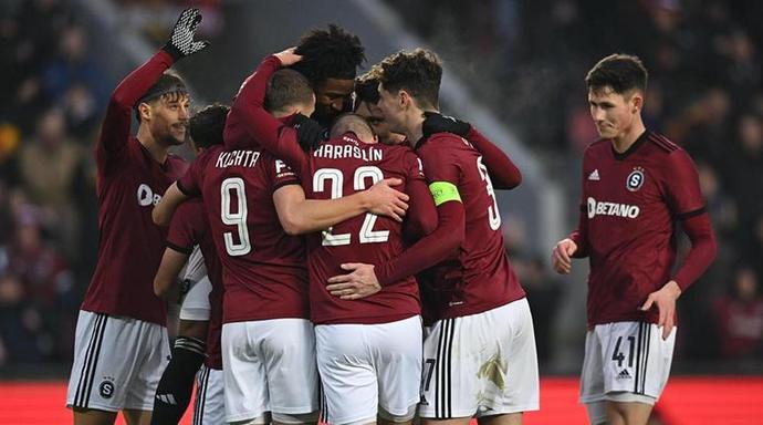Sparta Prag 4 - Galatasaray 1. Aslan Avrupanın zayıf takımlarından biri olan Praga elendi! Maçı nasıl buldunuz?