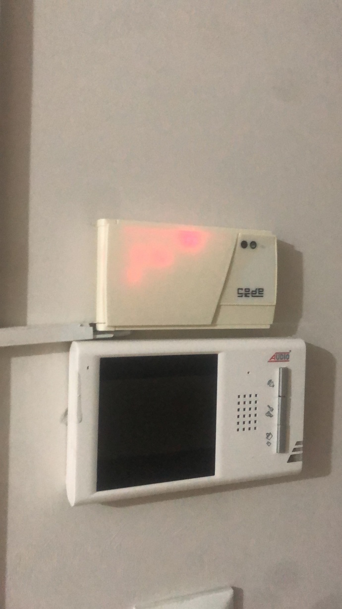 Dafonon ışığı yanıyo ve ses çıkarıyor?