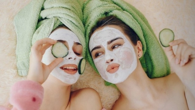 Güzellik maskesi yaptığınızda komik fotoğraflar çekilmeyi sever misiniz?