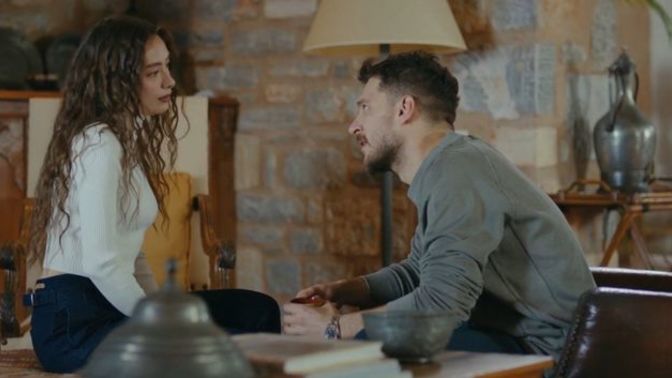 Sevgilim benimle konuşurken eski sevgilisine gönderme yapan videolar repostlamış, ne yapmalıyım?