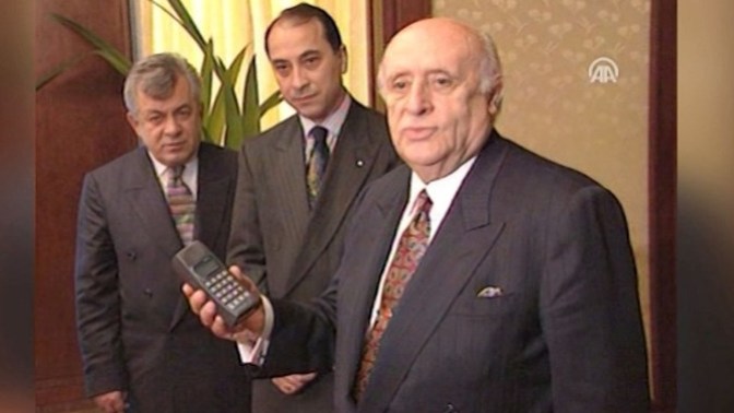 Türkiye cepten ilk "Alo" diyeli 30 yıl olmuş. Siz ilk telefonunuzu kaç yaşınızda aldınız?