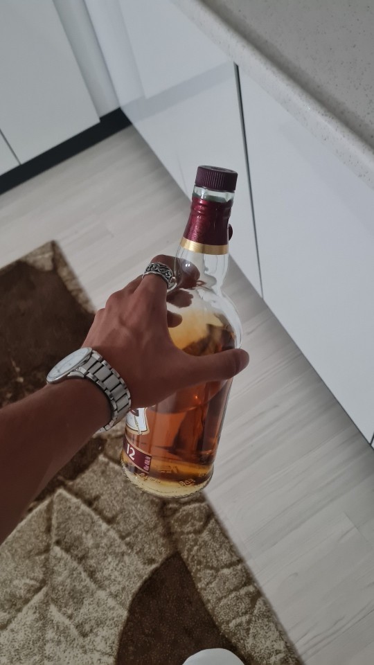 Viskiyi nasıl içiyorsun?