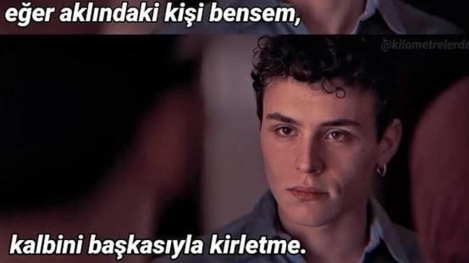 Sende yanındaki ile yaşar aklındaki ile ölürmüsün?