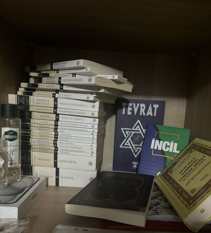 Klasik okuyan kız mı watpad kitapı okuyan mı?