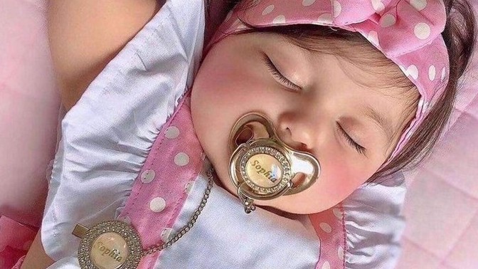 Bebeklerin ilk banyosunda şampuan kullanılır mı?