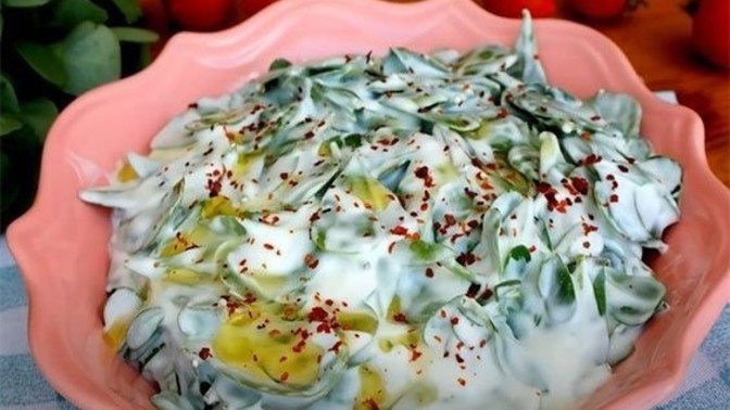 Yoğurtlu semizotu salatası sever misiniz?