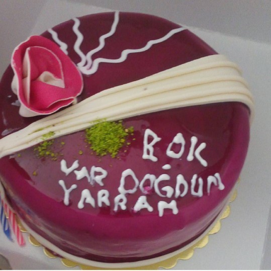 Sevgilimin doğum günü pastasına çok romantik bir şey yazdırmak istiyorum, ne olabilir?