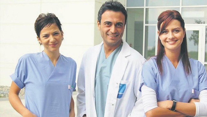 Size “ne izlemişiz” dedirten film veya diziler hangileriydi?