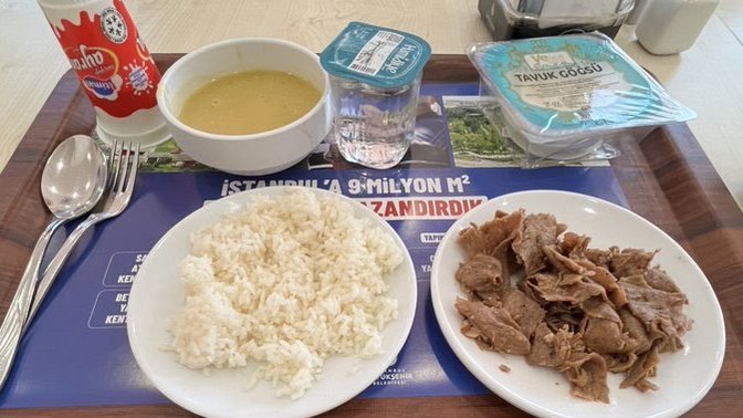 İBB Kent Lokantalarında 40 TL'ye satılan günün menüsü sosyal medyada gündem oldu! Bu devirde bu fiyata bu menü çok iyi değil mi?