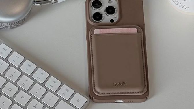 Bilgisayar mı cep telefonu mu?