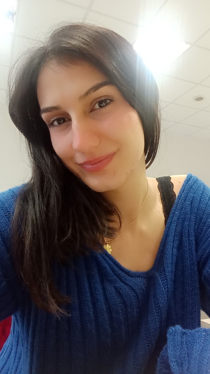 Sizce mavi daha mı esmer göstermiş?