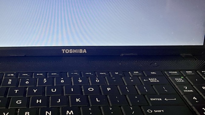 Toshiba laptop bayadır kullanmıyorum şimdi açtım şifre istiyor?