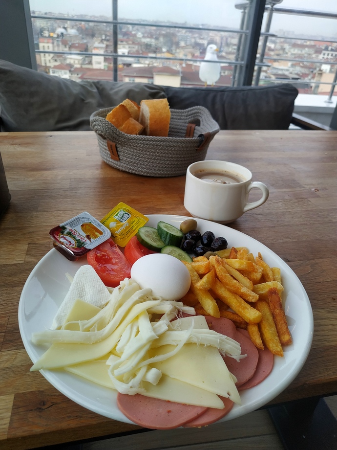 Günaydın ♥️? Nasılsınız neler yapıyorsunuz? Kahvaltı kacta yapiyosunuz?