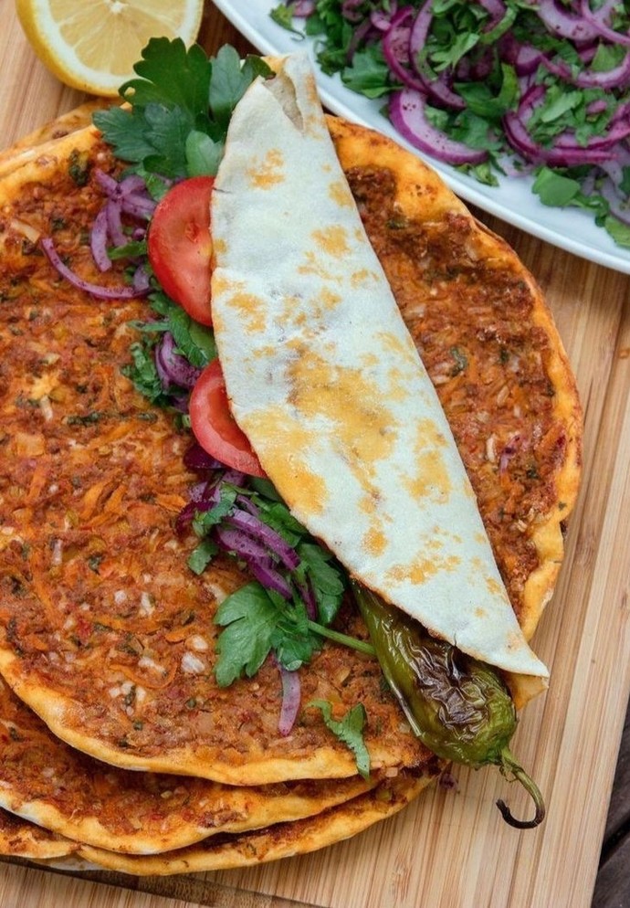 Lahmacun mu yoksa pide mi?